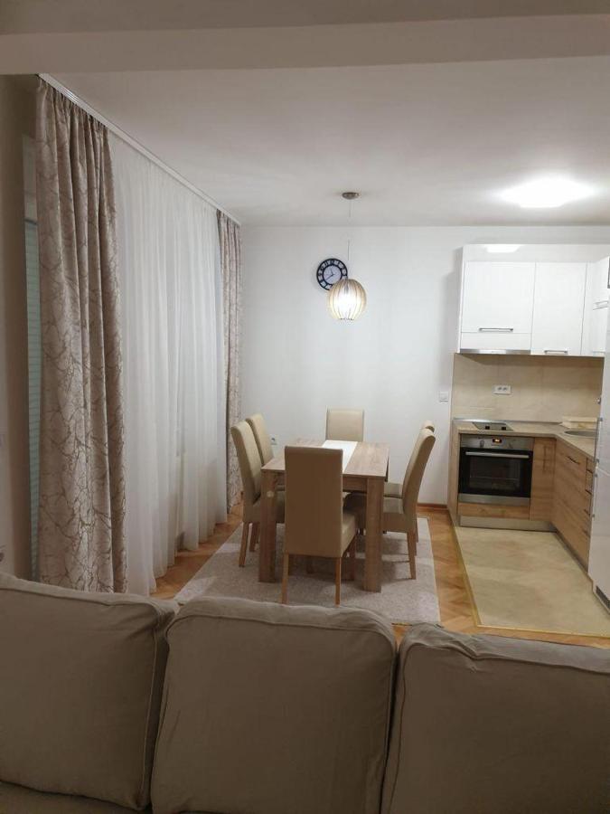 Dobi Apartmani Wing Jagodina Bagian luar foto