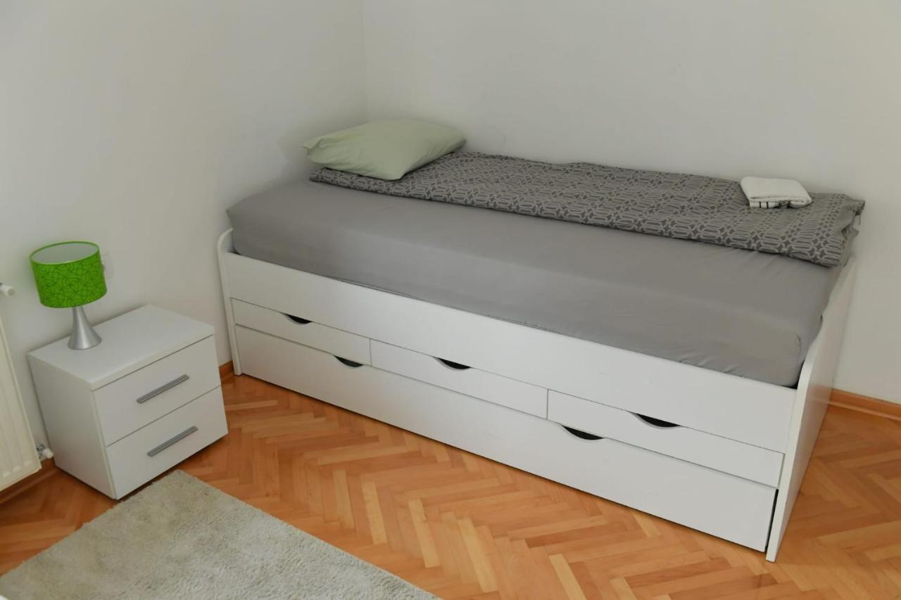 Dobi Apartmani Wing Jagodina Bagian luar foto