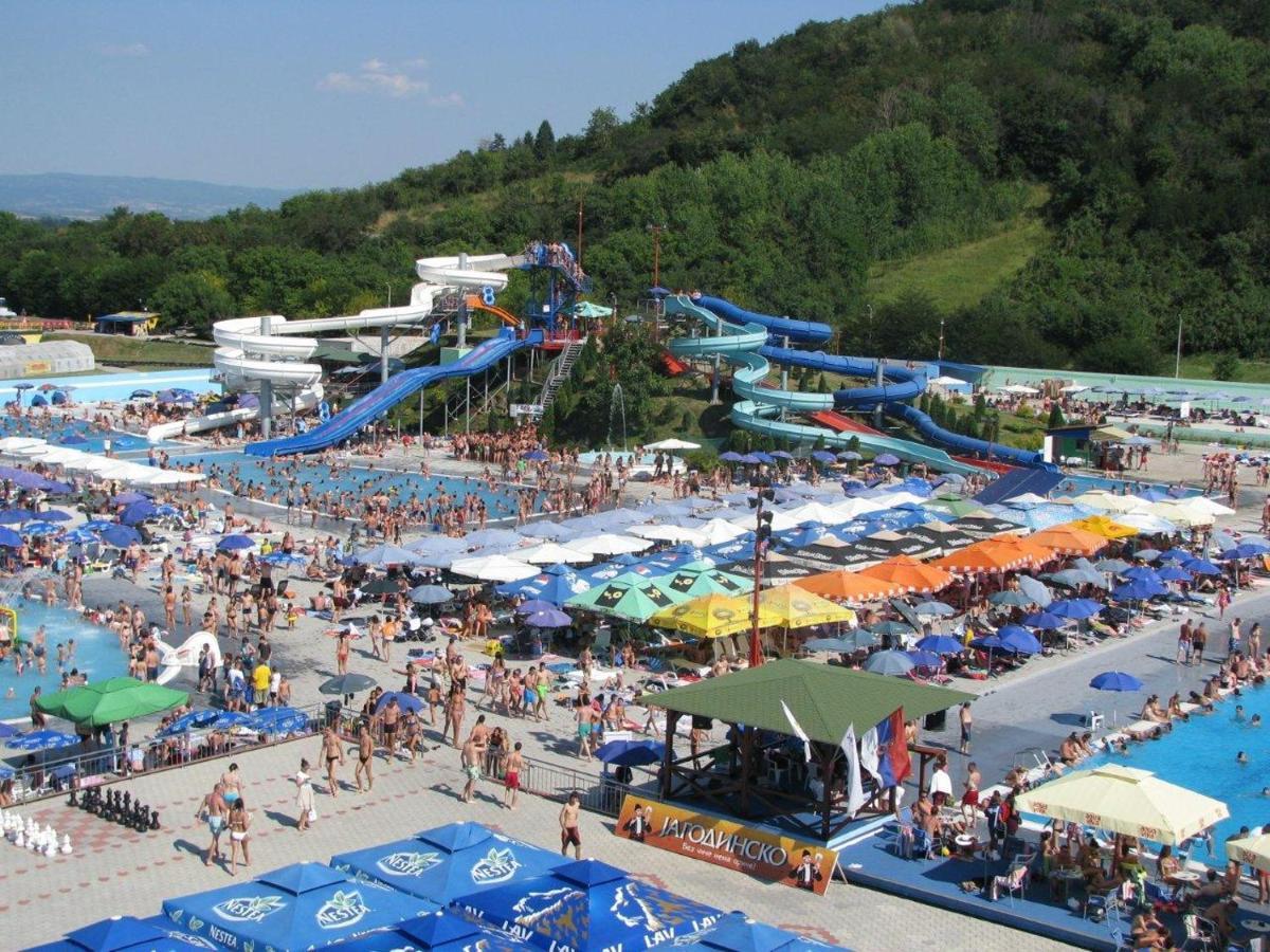 Dobi Apartmani Wing Jagodina Bagian luar foto