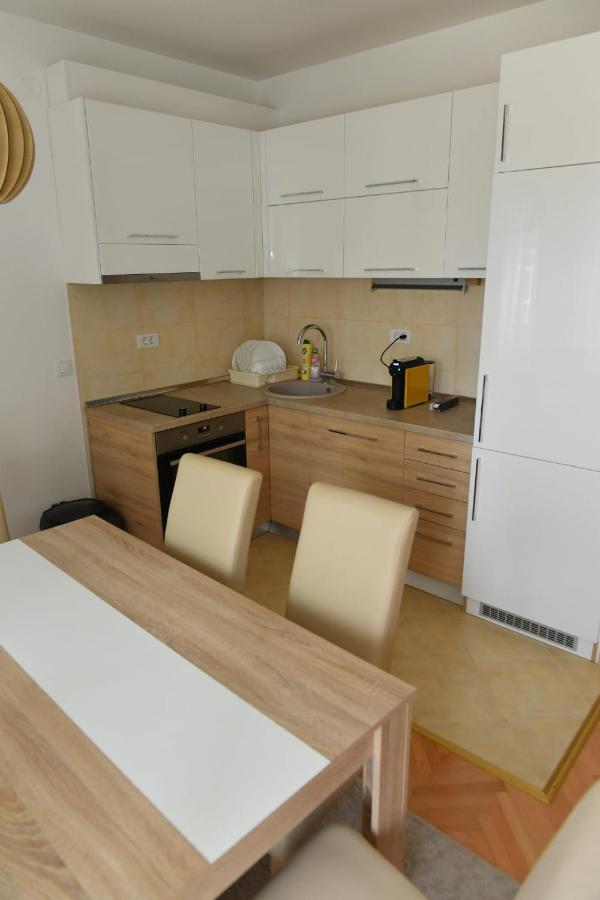 Dobi Apartmani Wing Jagodina Bagian luar foto