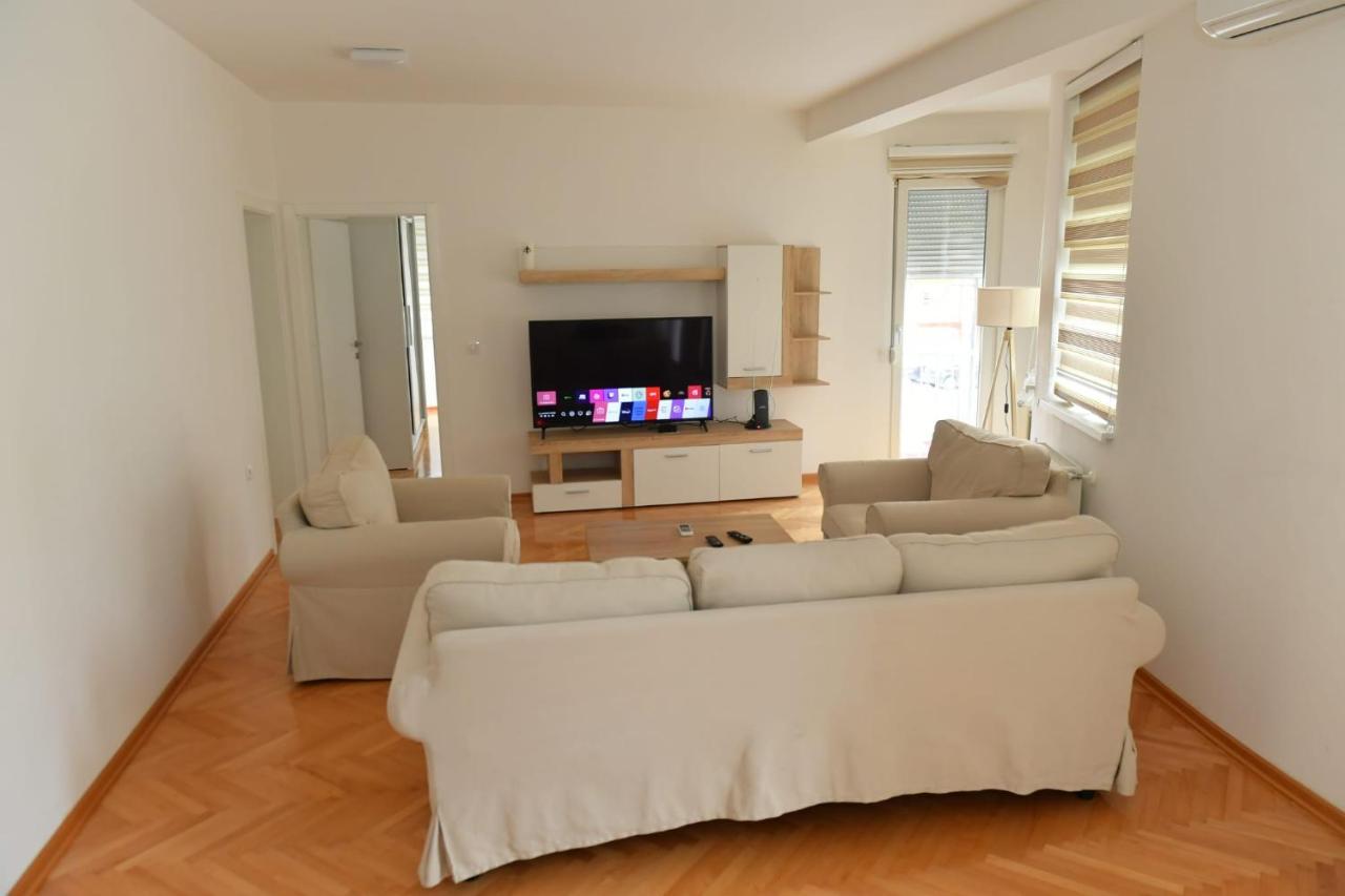 Dobi Apartmani Wing Jagodina Bagian luar foto
