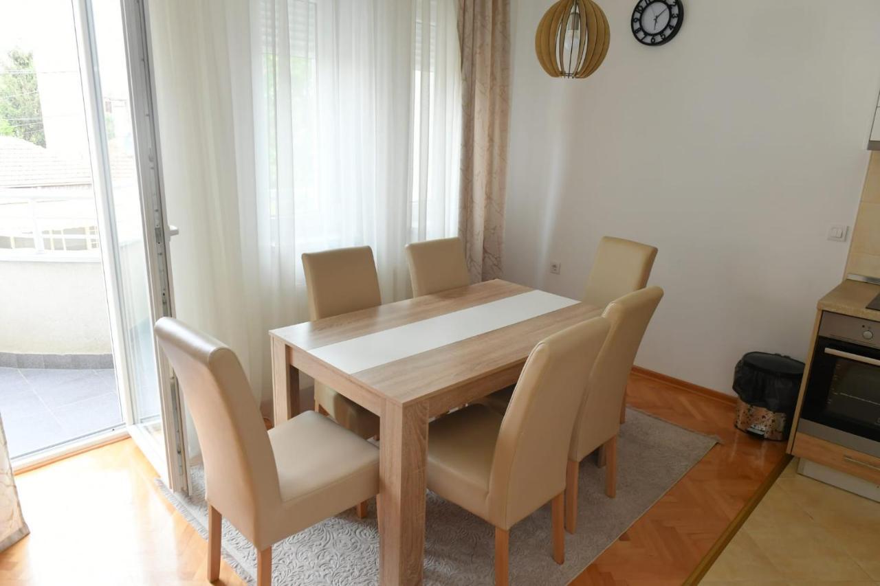 Dobi Apartmani Wing Jagodina Bagian luar foto