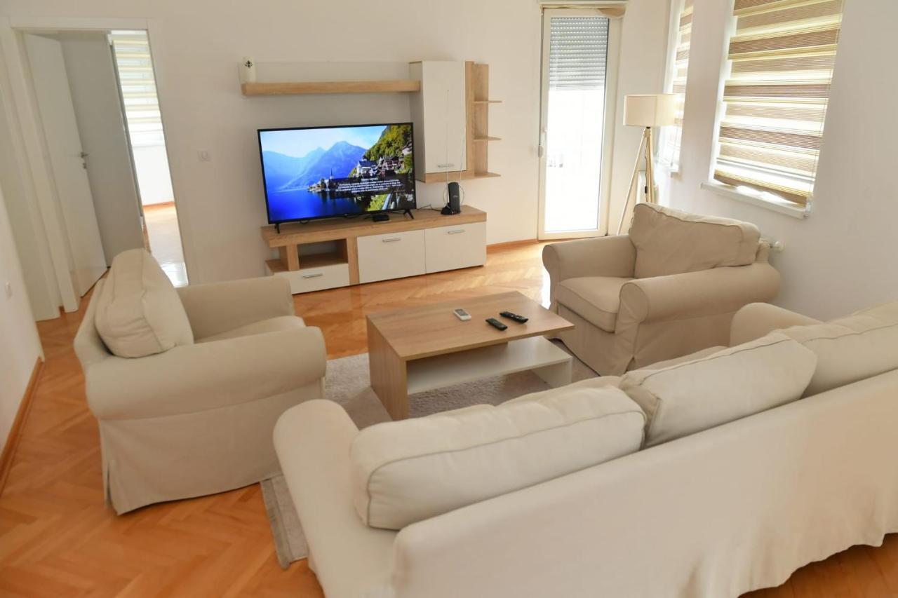 Dobi Apartmani Wing Jagodina Bagian luar foto