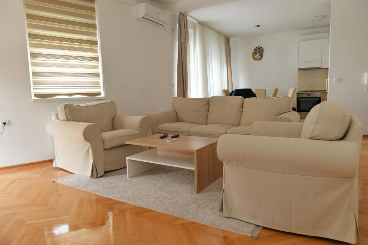 Dobi Apartmani Wing Jagodina Bagian luar foto